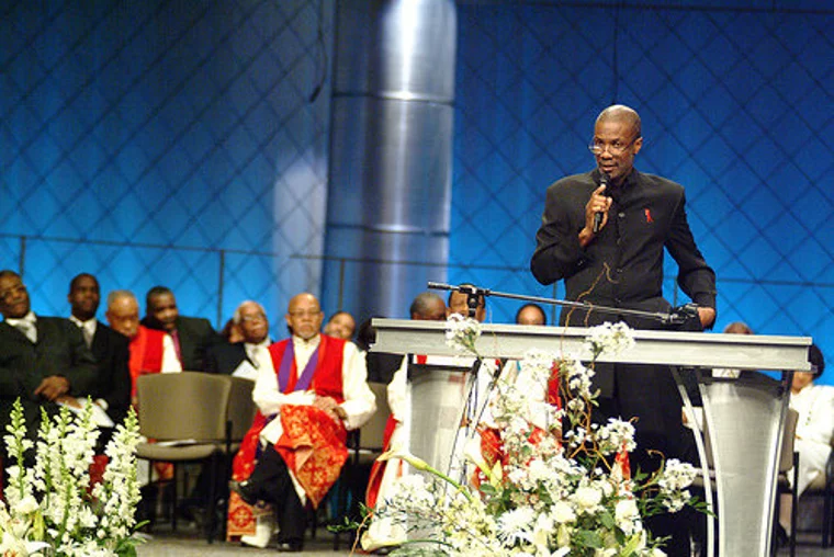 Popular Types of Black Preachers Styles - Bishop Noel Jones of City of Refuge in Los Angeles