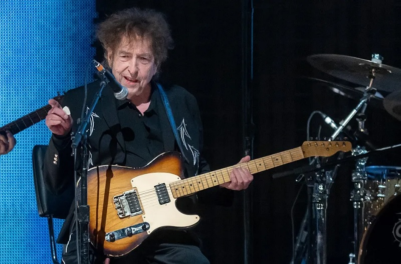 is bob dylan a christian