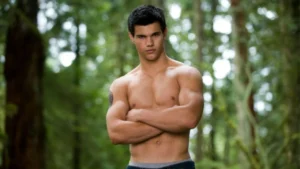 is taylor lautner a christian